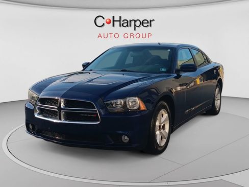 Used 2014 Dodge Charger SXT RWD image 6
