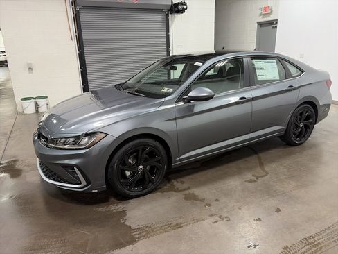 New 2026 Volkswagen Jetta SE image 6