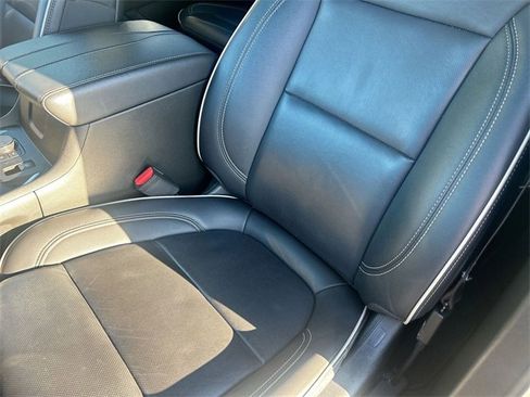 Used 2023 Chevrolet Traverse Premier image 15