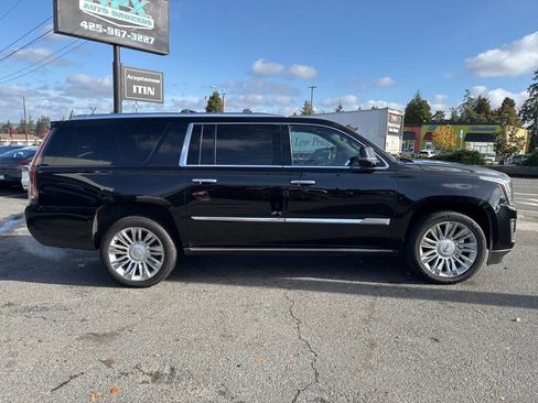 Used 2016 Cadillac Escalade ESV Platinum image 11