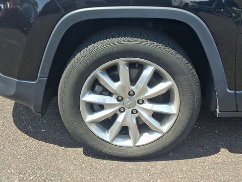 Used 2016 Jeep Cherokee Limited AWD/4WD image 9