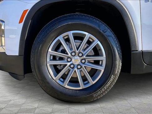 Used 2023 Chevrolet Traverse LT image 22