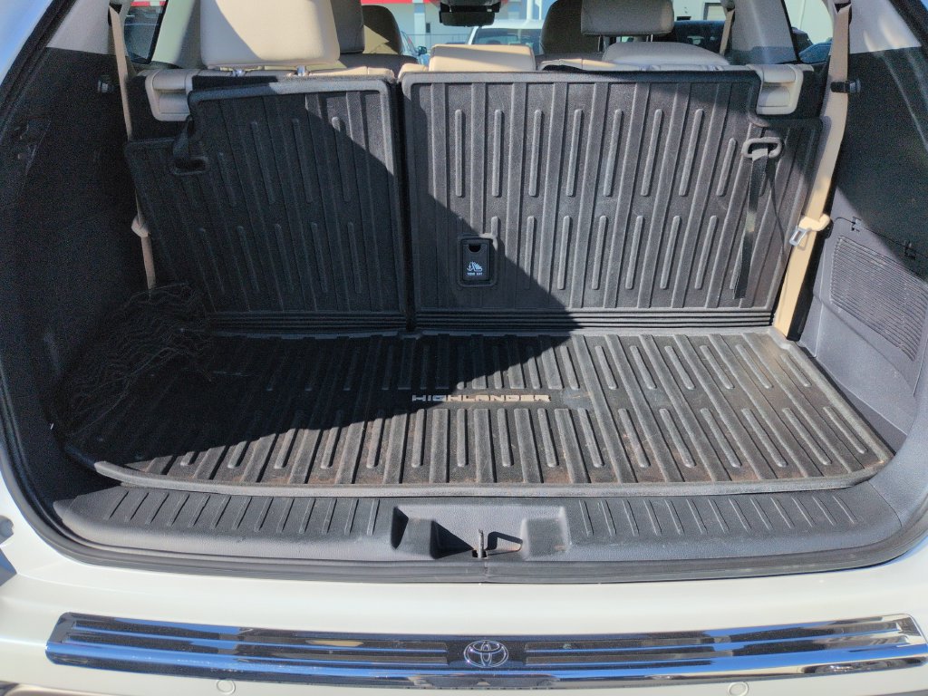 Used 2024 Toyota Highlander Platinum AWD/4WD image 23