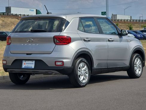 Used 2026 Hyundai Venue SE FWD image 3