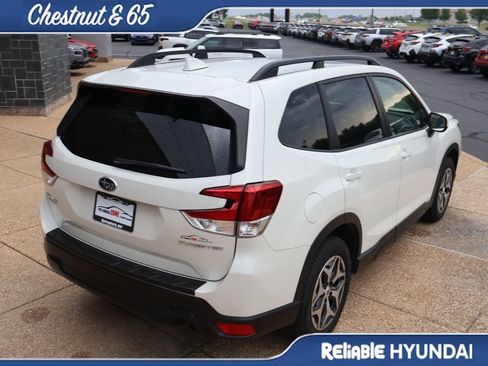 Used 2020 Subaru Forester Premium AWD/4WD image 6