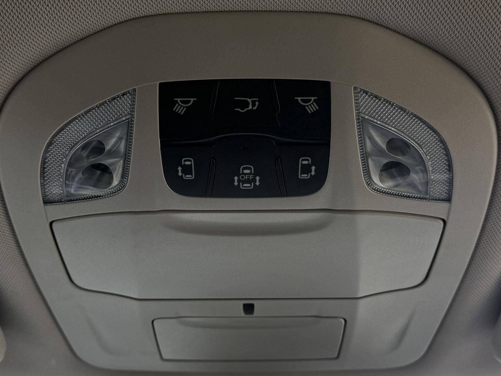 Used 2022 Chrysler Pacifica Touring-L AWD/4WD image 44