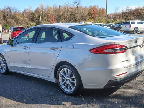 Used 2019 Ford Fusion SE image 14