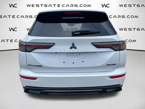 New 2026 Mitsubishi Outlander LE FWD image 5