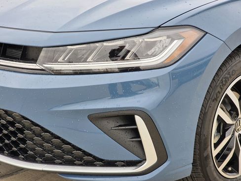 New 2026 Volkswagen Jetta SE FWD image 6