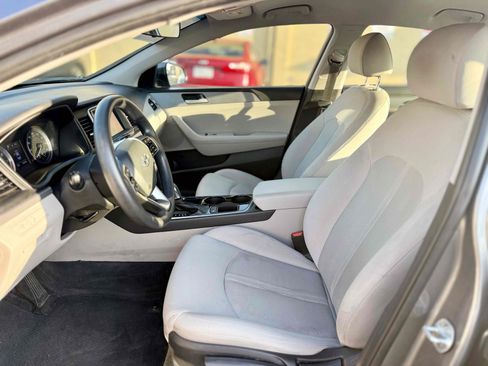 Used 2018 Hyundai Sonata SE FWD image 17