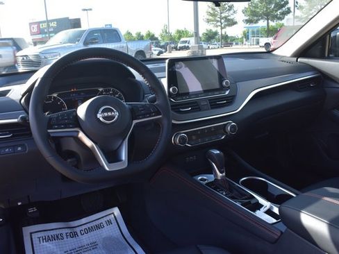 Used 2025 Nissan Altima 2.5 SR FWD image 18