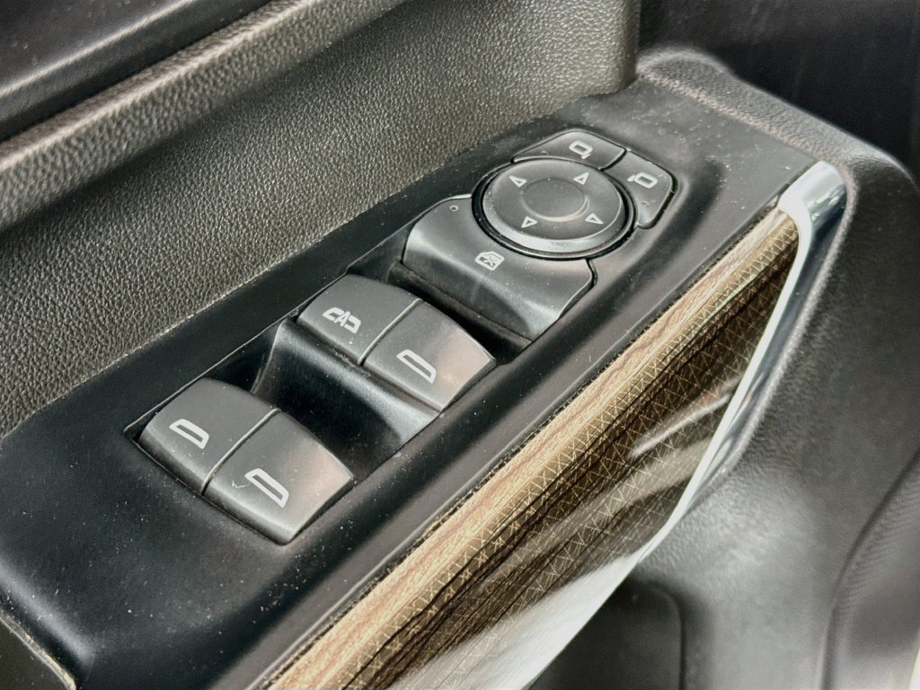 Used 2023 Chevrolet Silverado 2500 LT AWD/4WD image 16