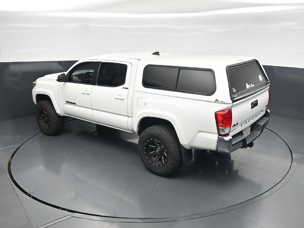 Used 2017 Toyota Tacoma SR5 w/ Tow Package AWD/4WD image 38