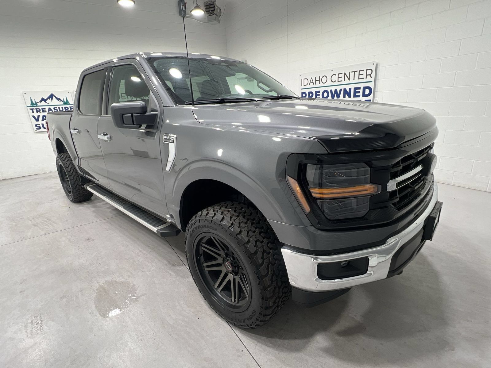Used 2025 Ford F150 XLT w/ Equipment Group 301A Standard AWD/4WD image 2