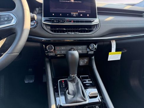 New 2026 Jeep Compass Latitude image 11