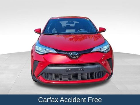 Used 2022 Toyota C-HR XLE FWD image 3