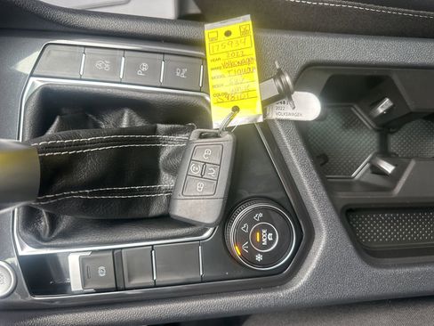 Used 2022 Volkswagen Tiguan SEL R-Line AWD/4WD image 37