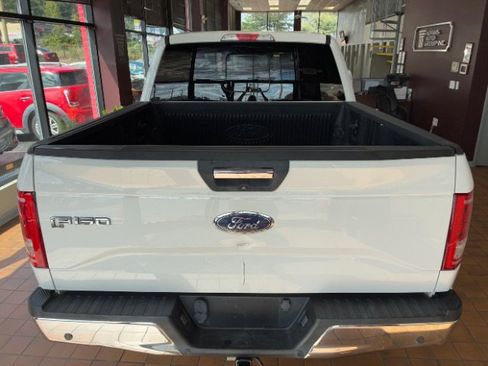 Used 2017 Ford F150 XLT w/ Equipment Group 302A Luxury image 11