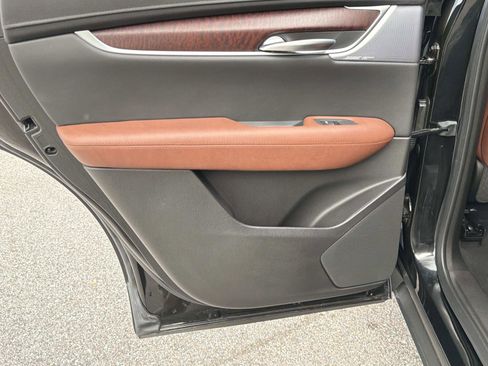 Used 2024 Cadillac XT5 Premium Luxury FWD image 11