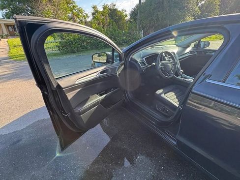 Used 2013 Ford Fusion SE image 5