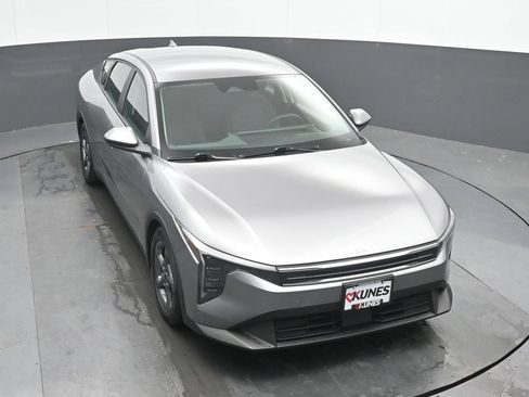 Used 2025 Kia K4 FWD image 32