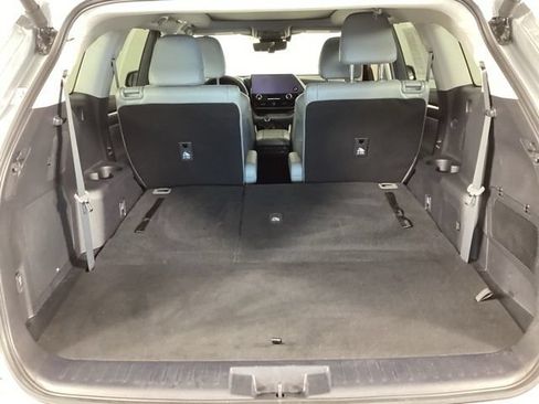Used 2024 Toyota Highlander Platinum AWD/4WD image 13
