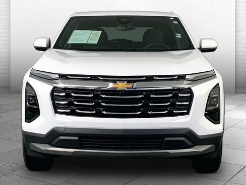 Used 2026 Chevrolet Equinox LT FWD image 2