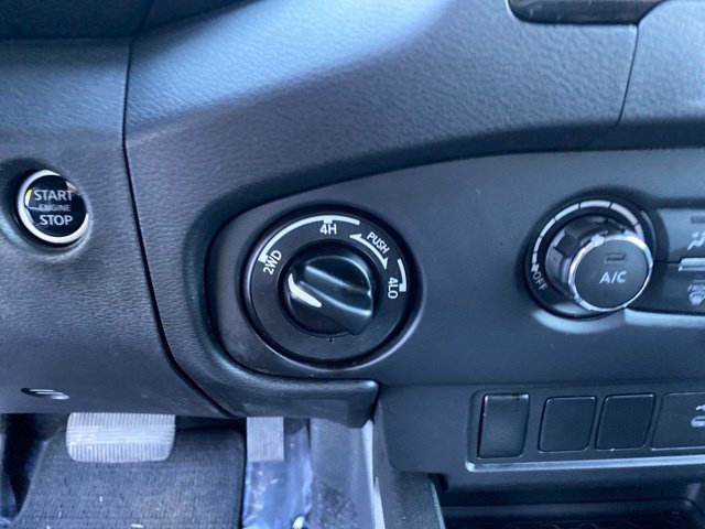 Used 2023 Nissan Frontier SV AWD/4WD image 20