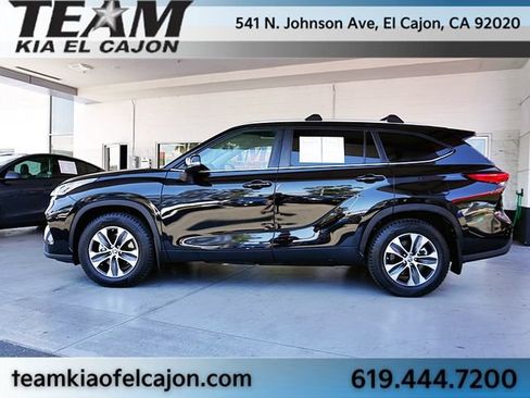 Used 2023 Toyota Highlander XLE FWD image 6