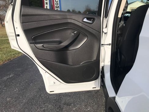 Used 2016 Ford Escape SE image 29