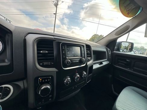 Used 2017 RAM 1500 Express image 15