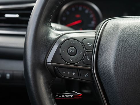 Used 2021 Toyota Camry XSE image 25