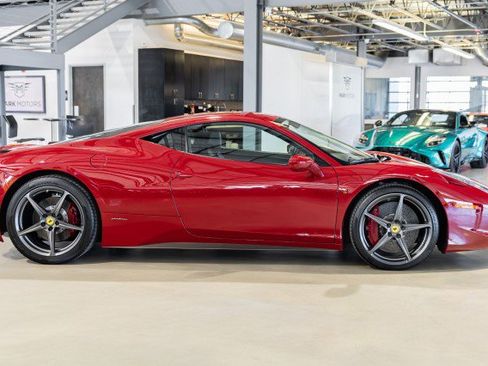 Used 2012 Ferrari 458 Italia Coupe RWD image 7