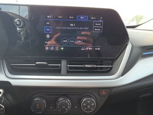 Used 2025 Chevrolet Trax LS w/ LS Convenience Package FWD image 13