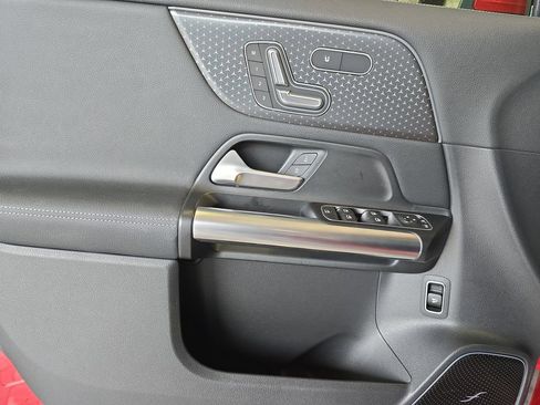 Certified 2025 Mercedes-Benz GLA 250 image 29