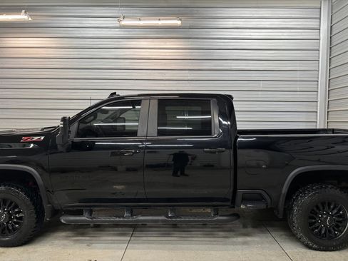 Used 2022 Chevrolet Silverado 2500 LTZ w/ LTZ Plus Package AWD/4WD image 7