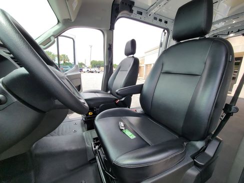Used 2025 Ford Transit 250 148 Medium Roof RWD image 25