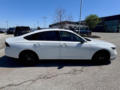 Used 2025 Honda Accord SE image 6
