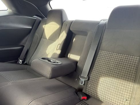 Used 2016 Dodge Challenger SXT image 26