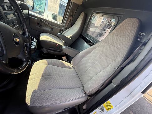 Used 2021 Chevrolet Express 2500 w/ Driver Convenience Package image 17