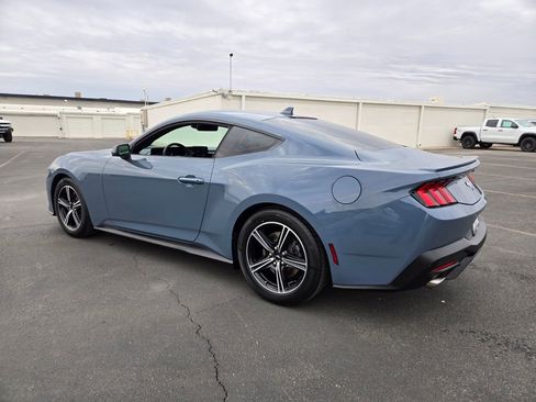 Used 2025 Ford Mustang Premium image 4