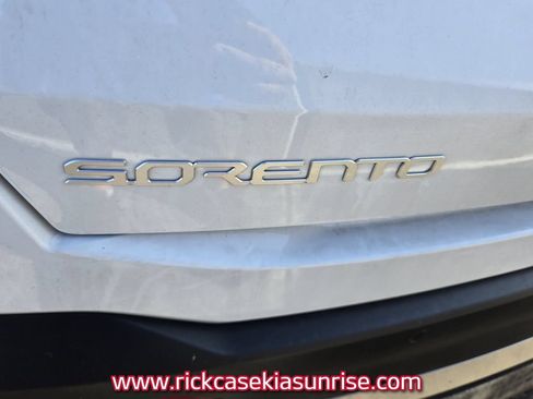 Used 2024 Kia Sorento SX FWD image 9