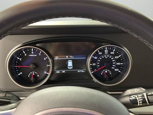 Used 2024 Kia Carnival LX FWD image 15