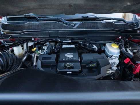 Used 2019 RAM 2500 Laramie w/ Night Edition AWD/4WD image 7