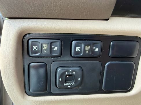 Used 2002 Toyota Land Cruiser image 12