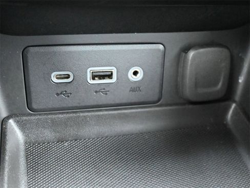 Used 2023 GMC Terrain SLE w/ Driver Convenience Package image 11