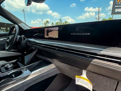 Used 2025 Cadillac Escalade V w/ LPO, Floor Liner Package image 34