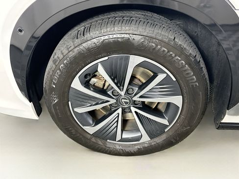 Used 2023 Lexus RZ 450e Premium w/ Technology Package image 11