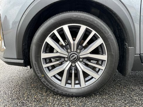 Used 2024 Nissan Kicks SV image 11