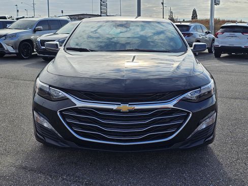 Used 2024 Chevrolet Malibu LT image 2